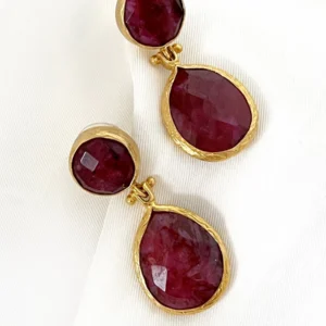 Alternative view of Ateş Yakut Küpe