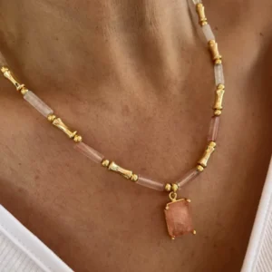 Alternative view of Roze Kuvars Kolye