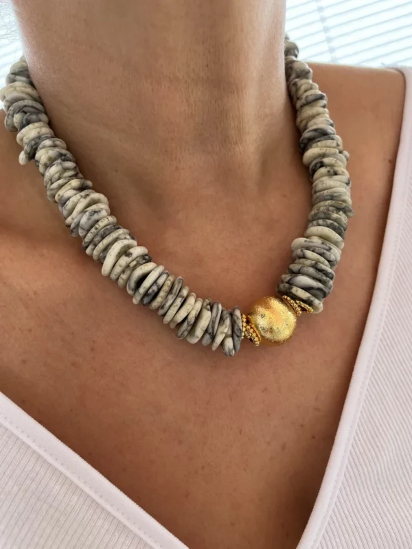 Mai Howlite Kolye
